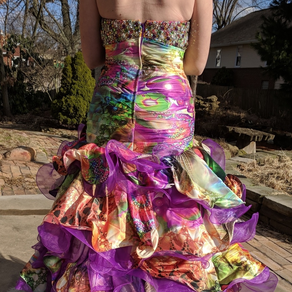 GORGEOUS Multi-colored Prom Dress - Picture 5 of 8